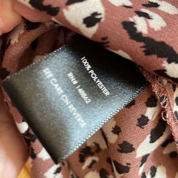 Torrid Sleeveless Ruffle Neck Top Mauve with Black White pattern 1X 14/16 - Picture 5 of 6